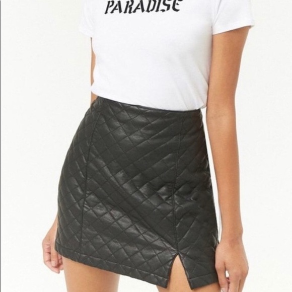 Forever 21 Dresses & Skirts - Forever 21 Quilted black faux leather Mini, size L